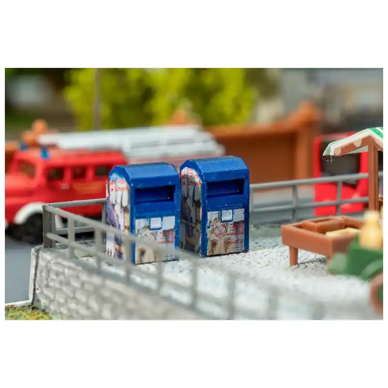 2 Conteneurs de vêtements usagés - Faller 272927 - HO 1/87 Commander Vite