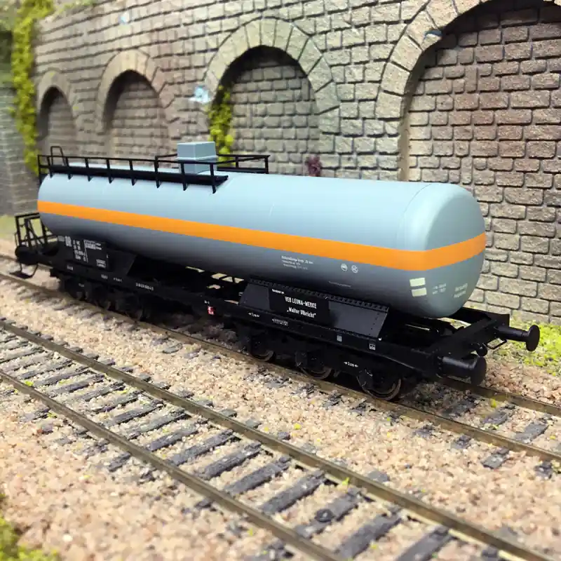 Wagon-citerne à gaz, ZZdw "VEB Leuna-Werke" DR - BRAWA 50093 - HO 1/87 Marque