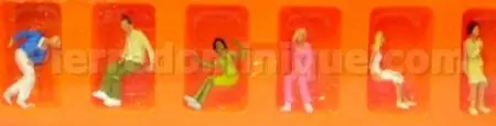 *SOLDES* - PERSONNES ASSISES Nouvelle Collection