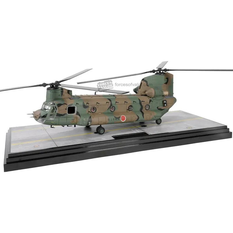 Bon Marché Forces of Valor 821004B Chinook CH-47J helicopter